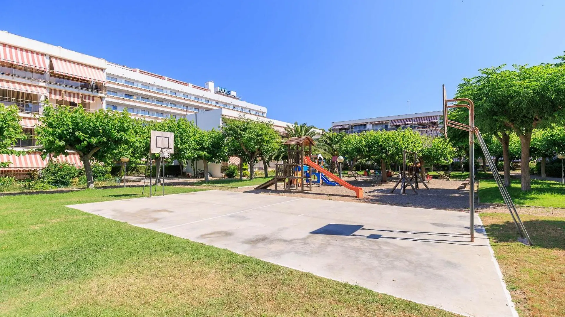 Apartament Uhc Reus Camp I Mar Salou 0*,  Hiszpania